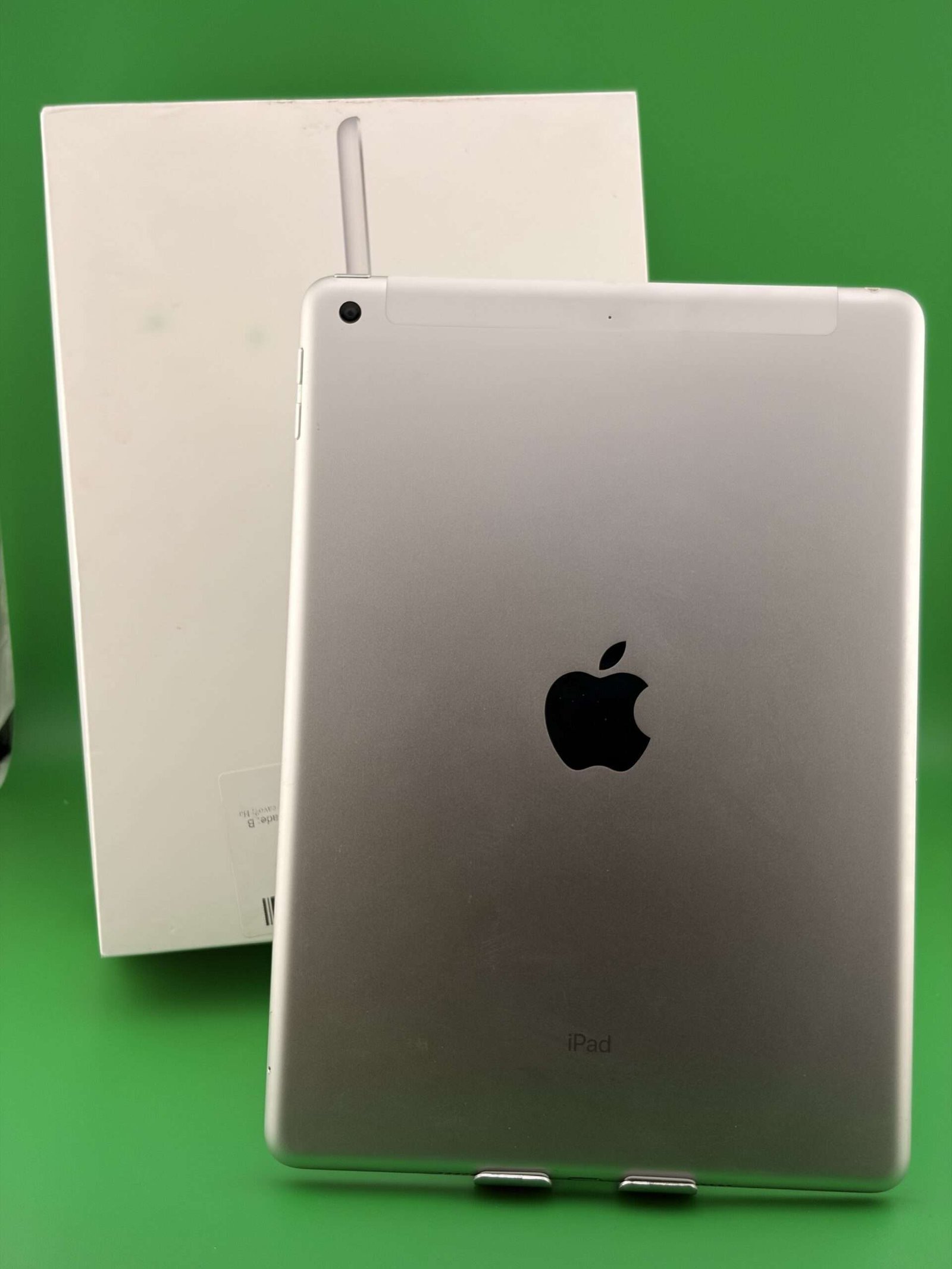 iPad 9.7" (2017) β 5Βͺ Generazione (32GB) Usato - immagine 2